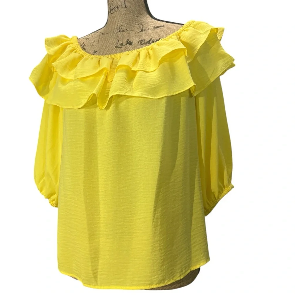 Vince Camuto EC bright canary yellow on or off shoulder blouse. Size small